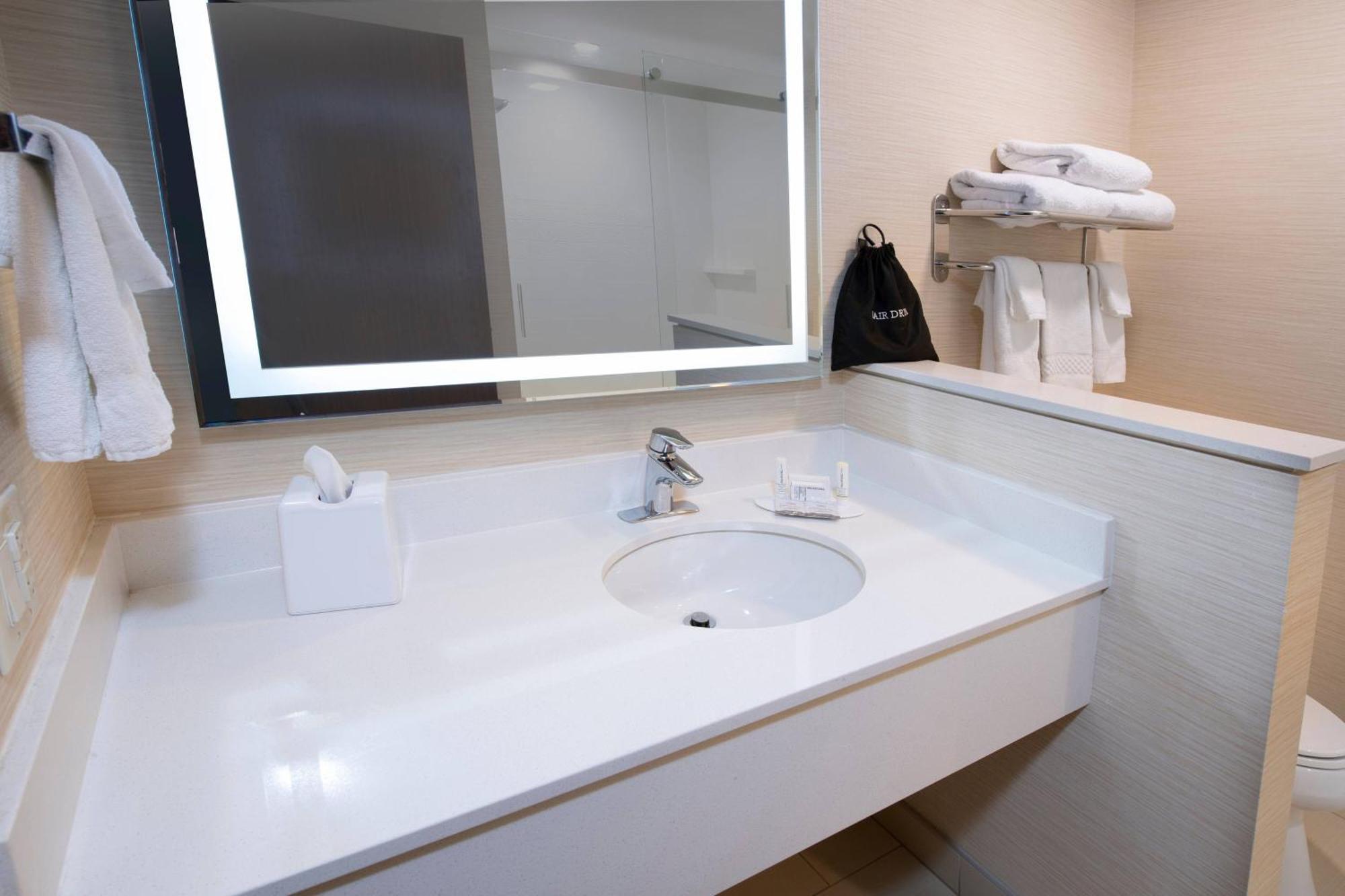 Fairfield Inn & Suites By Marriott Edmonton North Extérieur photo